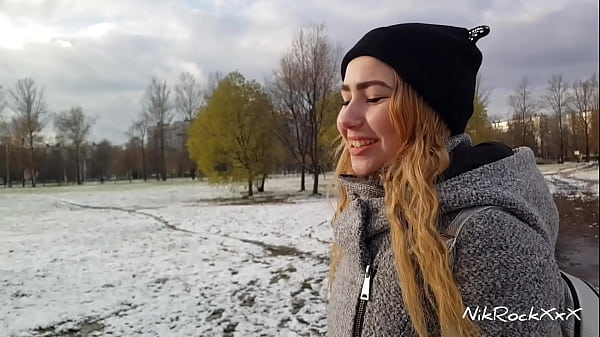 Bella Mur Digojlok Habis-habisan Demi Duit! Pickup Ala Rusia Bikin Nafsu Naik.